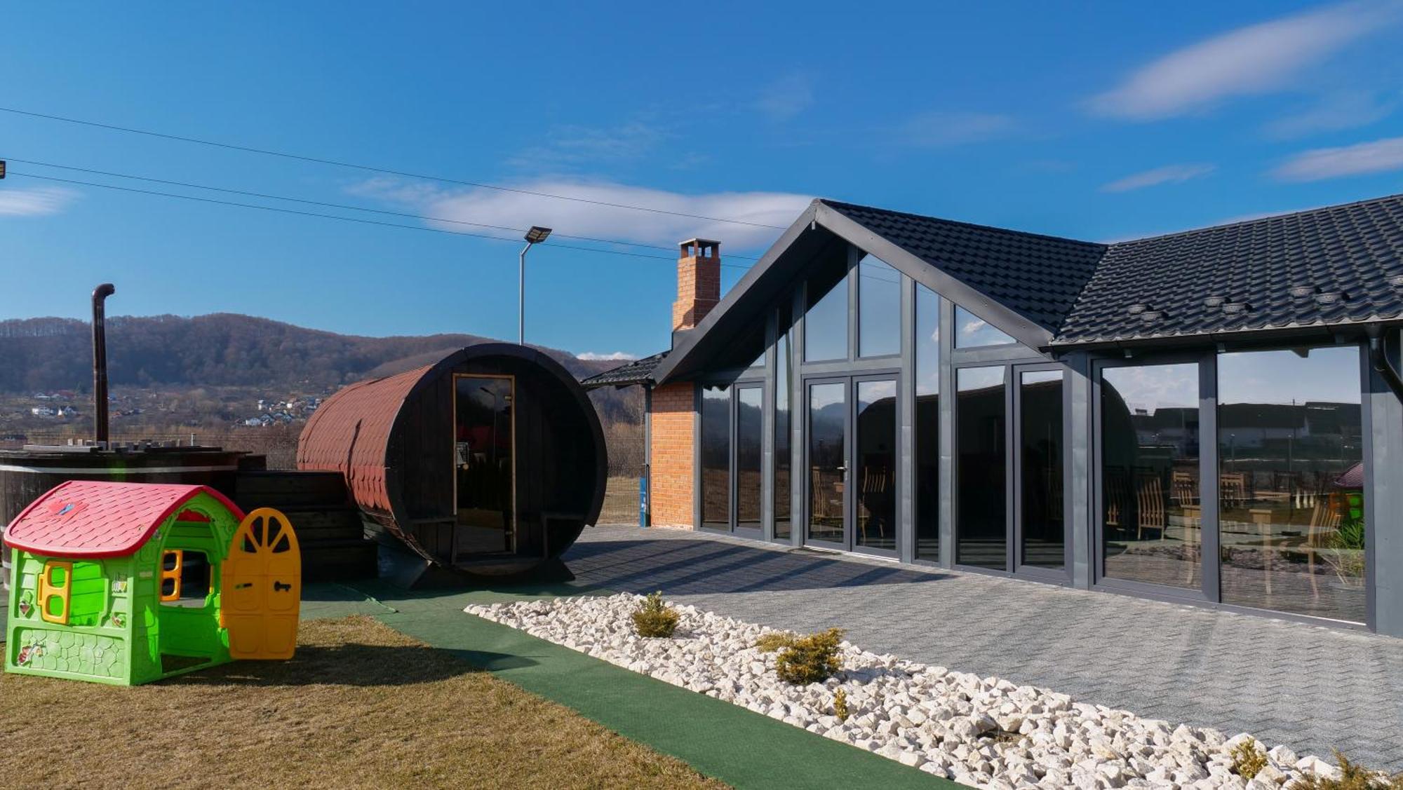 ホテル Casa Ambientt Curtea de Argeş エクステリア 写真