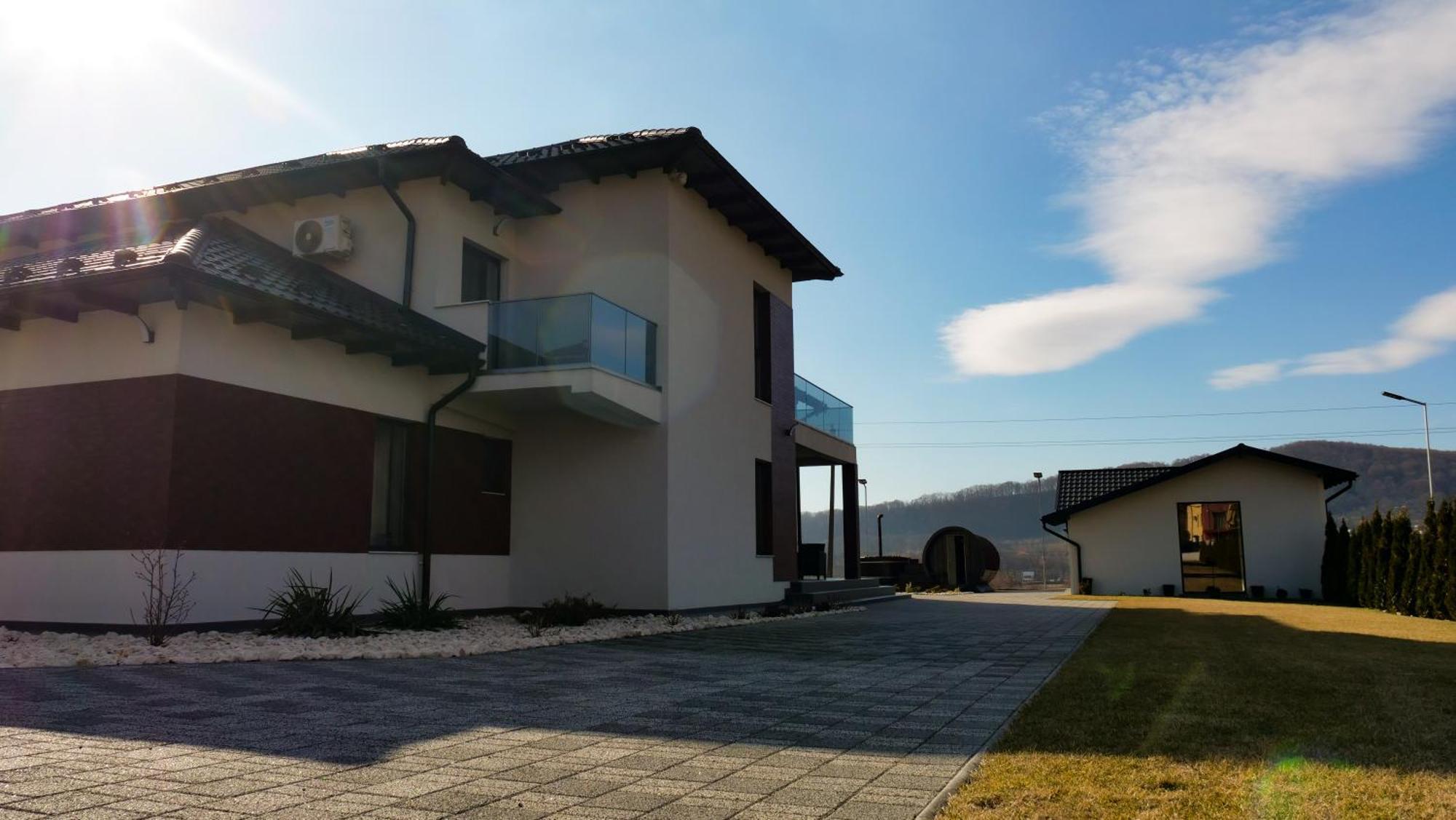ホテル Casa Ambientt Curtea de Argeş エクステリア 写真