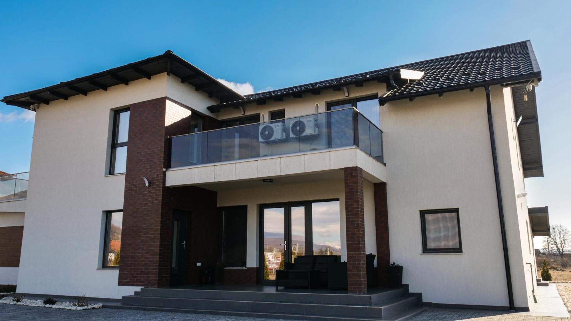 ホテル Casa Ambientt Curtea de Argeş エクステリア 写真