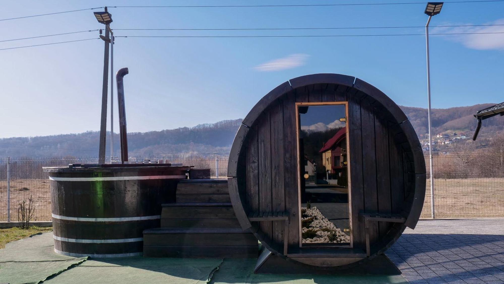 ホテル Casa Ambientt Curtea de Argeş エクステリア 写真