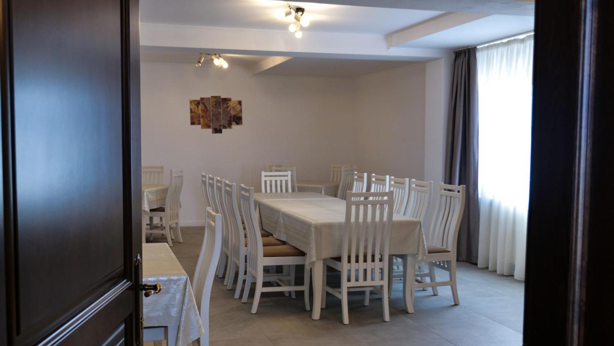 ホテル Casa Ambientt Curtea de Argeş エクステリア 写真
